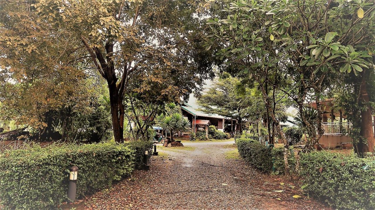 Eidi Homestay Nong Kung Si ภายนอก รูปภาพ