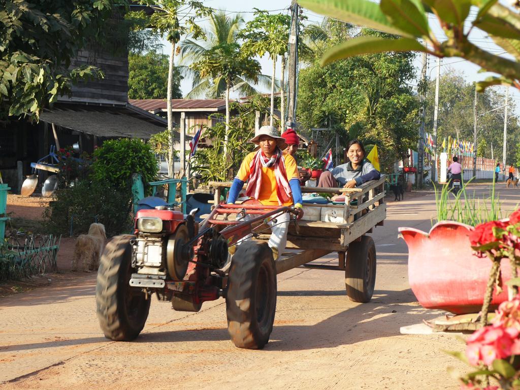 Eidi Homestay Nong Kung Si ภายนอก รูปภาพ